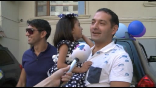 Ad gününü qeyd edən Elnurun yeni doğulan körpəsi 